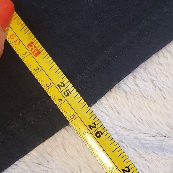 Ariana Grande Official World Tour Merch Side Photo Black T-Shirt Size Medium - Picture 10 of 10